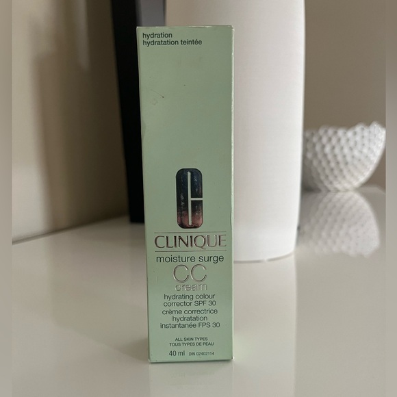 Clinique moisture surge CC cream, hydrating color corrector, SPF 30 - Picture 2 of 6